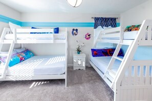 5 slaapkamers, een strijkplank/strijkijzer, internet, beddengoed