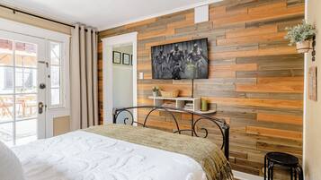 2 slaapkamers, een strijkplank/strijkijzer, gratis wifi, beddengoed