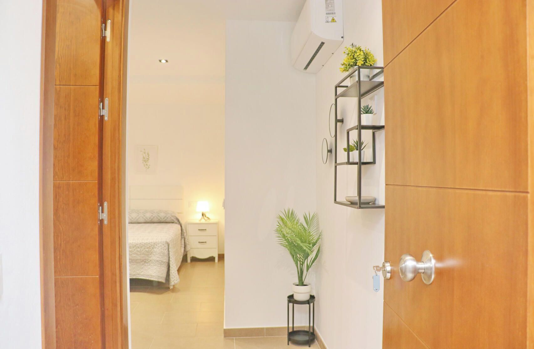 1 chambre, fer et planche à repasser, draps fournis