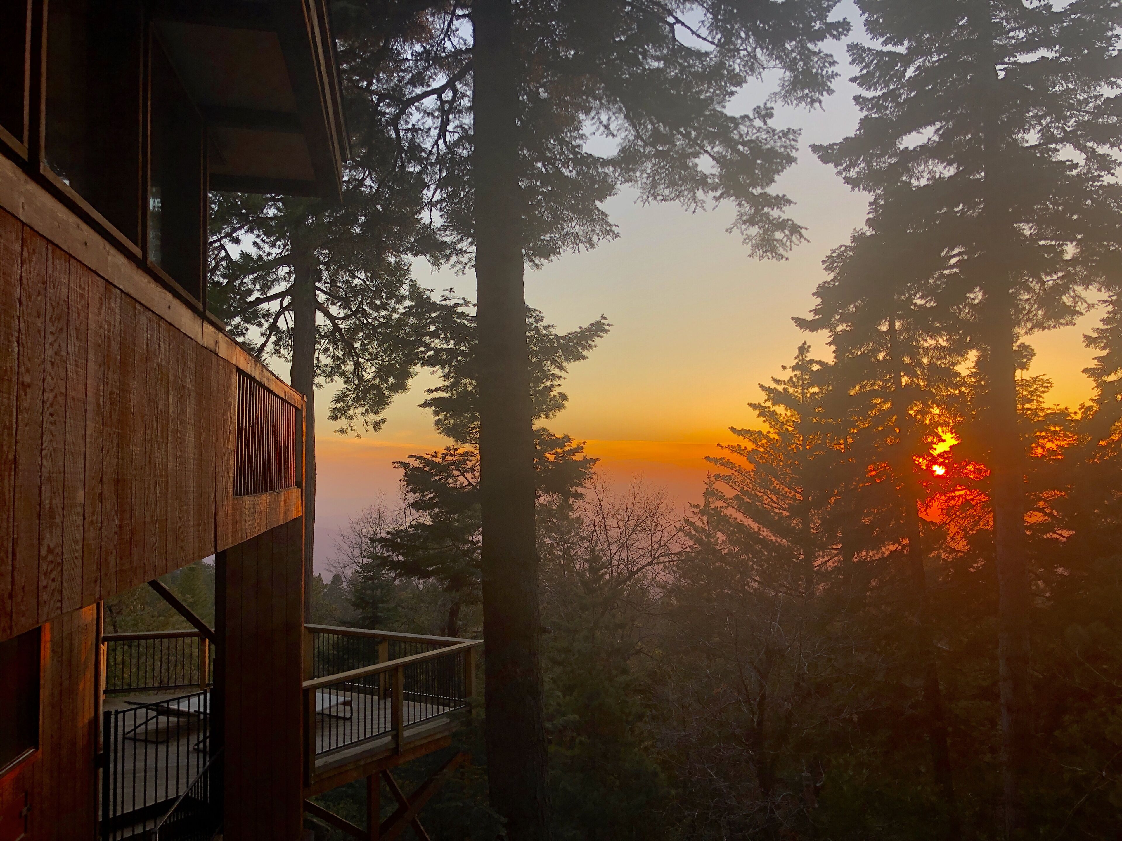 The Summer Solstice House-Cal-Zen, Hot-Tub and Sunsets.