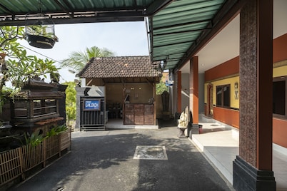 Super OYO 636 Apartmen Kak Okoh