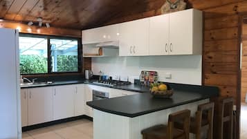 Kühlschrank, Ofen, Herdplatte, Geschirrspüler