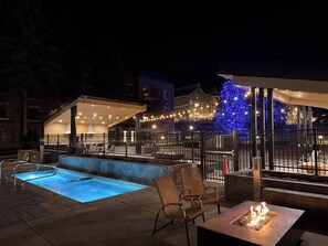 Piscine extérieure, piscine chauffée