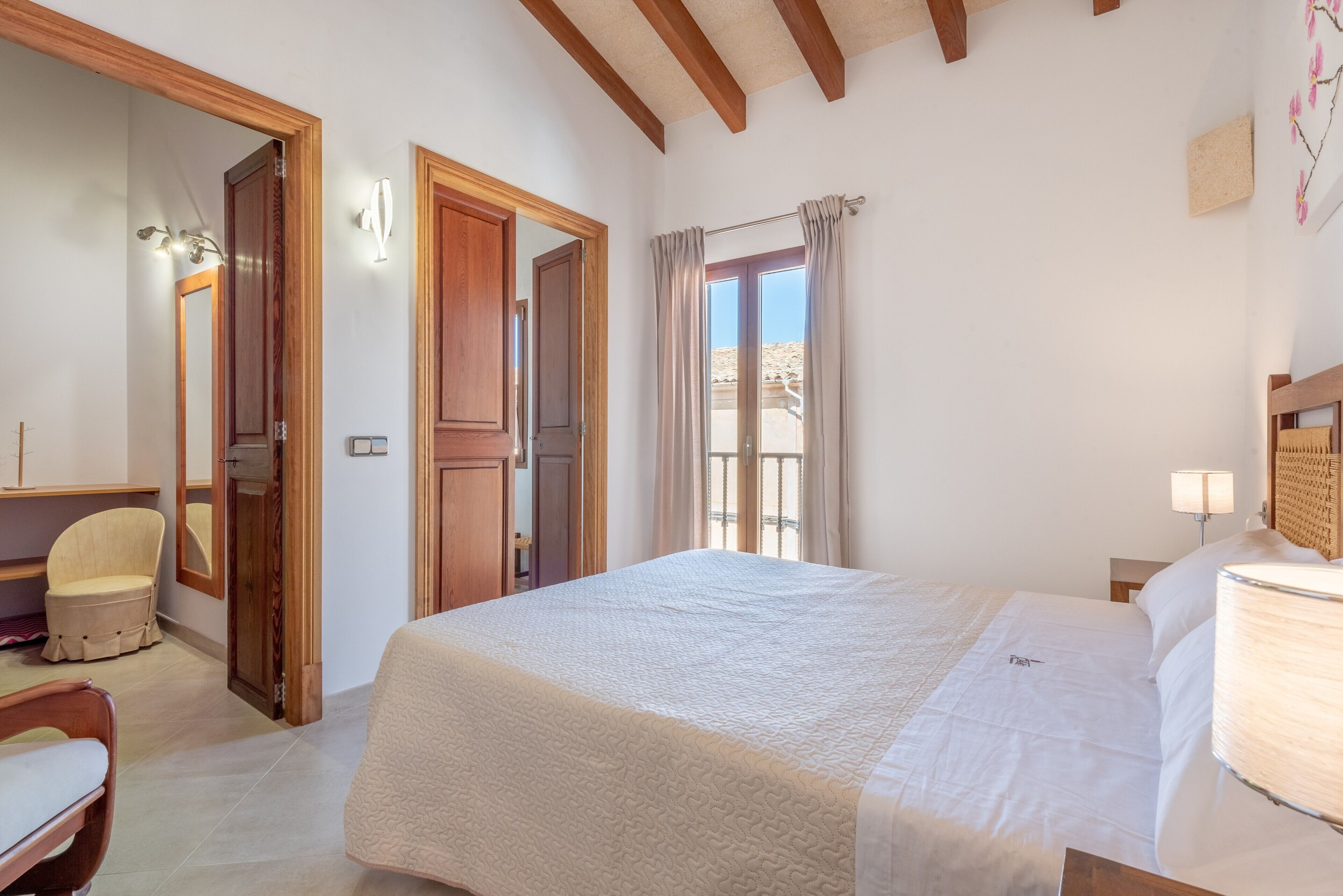 4 Schlafzimmer, Bügeleisen/Bügelbrett, kostenloses WLAN, Bettwäsche