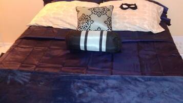 Classic Room, 1 Queen Bed | Free WiFi