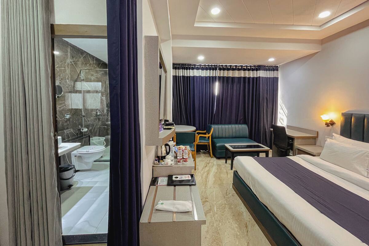 Kamar Mewah, 1 Tempat Tidur Double | Meja kerja dan kedap suara