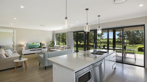 1OAK - THE VINTAGE HOLIDAY HOUSES