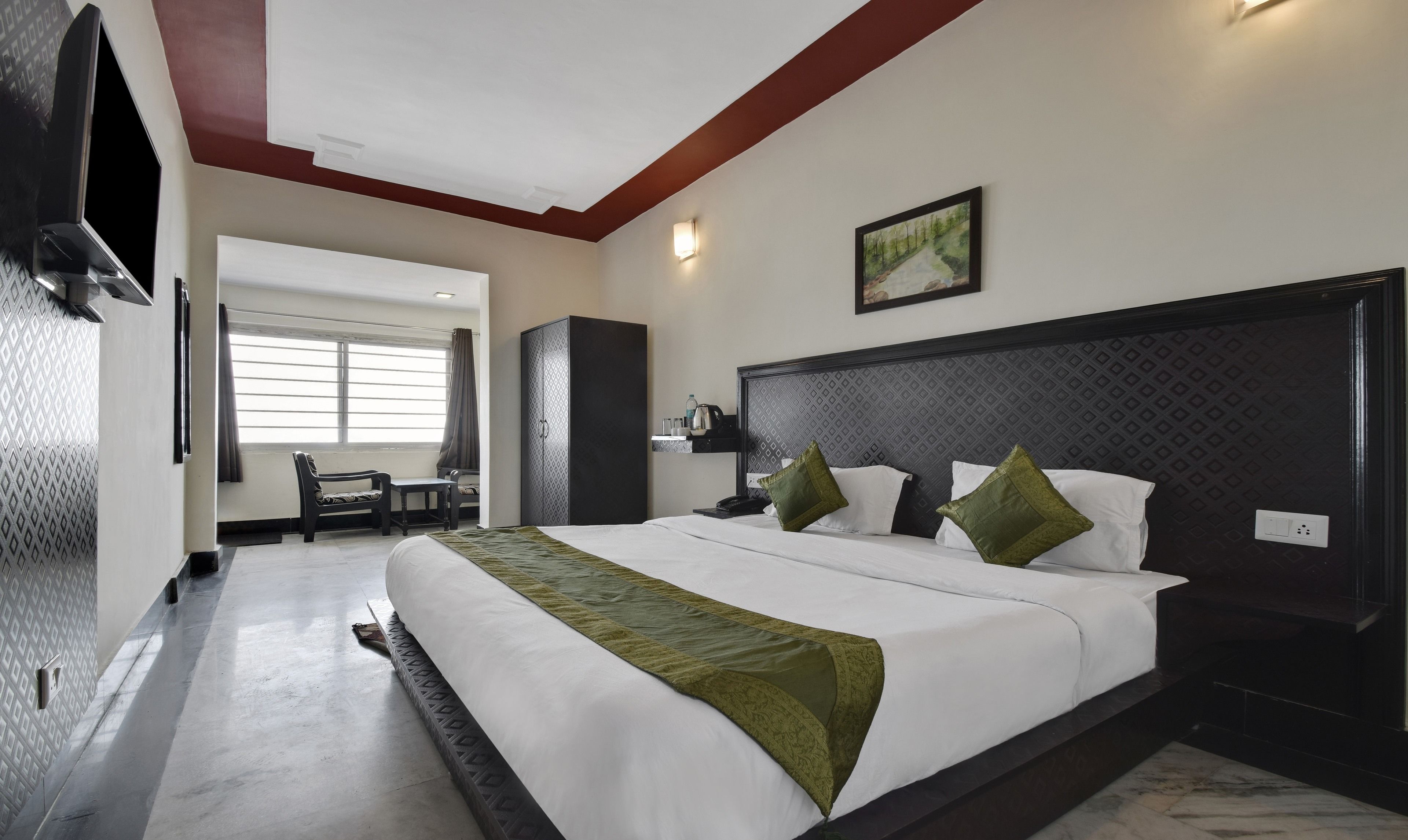 Economy Double Room, 1 King Bed | Soundproofing, rollaway beds, free WiFi, bed sheets