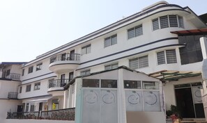 Front of property - Treebo Mayur, Mall Road (Dehradun)