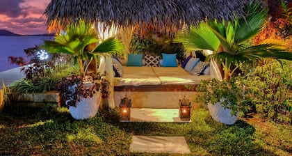 SPLENDID "VILLA SAKINA" beach front with jacuzzi