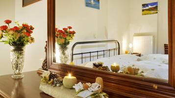 Apartamento | Escrivaninha, quartos à prova de som, ferros/tábuas de passar roupa