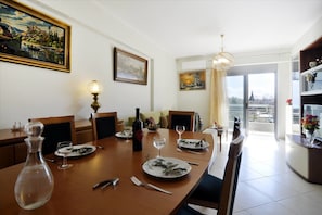 Dining - The Nereids (Athens)