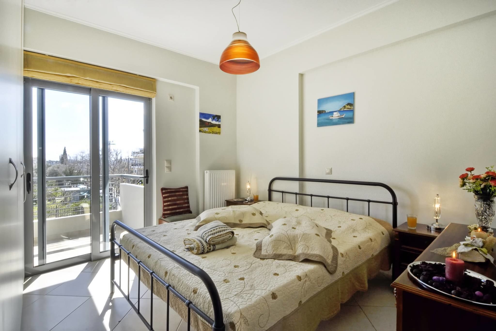 Apartamento | Escrivaninha, quartos à prova de som, ferros/tábuas de passar roupa