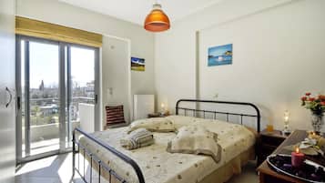 Apartamento | Escrivaninha, quartos à prova de som, ferros/tábuas de passar roupa