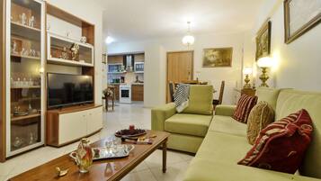 Apartamento | Área de estar | TV de tela plana