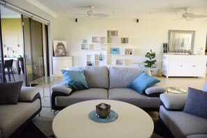 Smart TV, table tennis, books, offices - Luxury ocean-view 4br condo in stunning Reserva Conchal! (Cabo Velas)