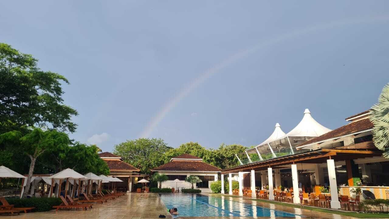 Outdoor pool, an infinity pool