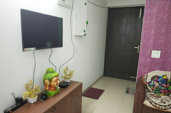 Interior - Kadambari private bedroom near Amity Noida (noida)