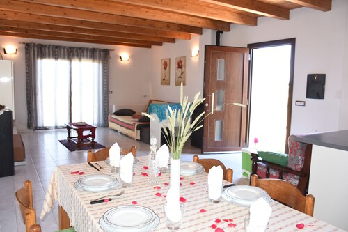 SU CUILE-relax house suitable for families or groups of friends IUN P8183