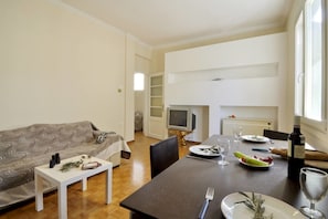 Appartement (Isavella) | Salle de séjour | Télévision à écran plat