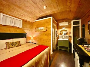 1 dormitorio, tabla de planchar con plancha, cuna de viaje y wifi