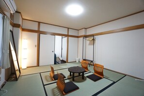 Living room - Guesthouse Ebisu EBH0002E (Osaka)