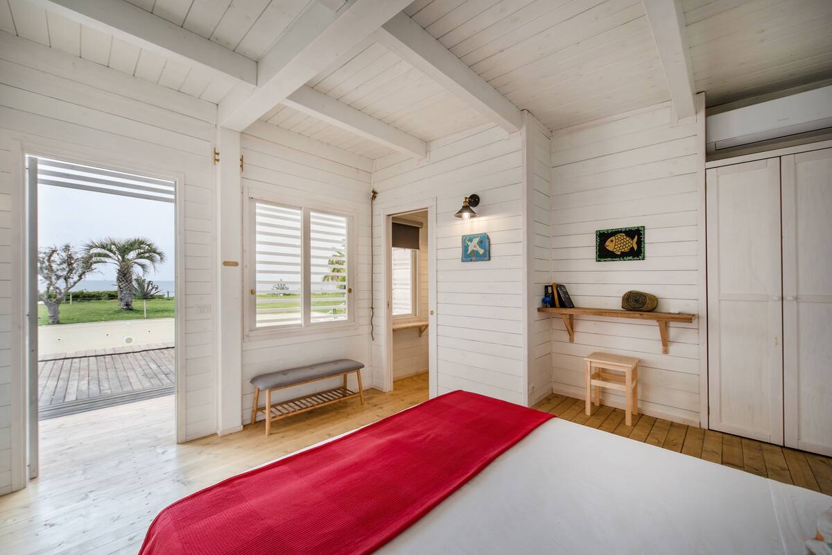 1 bedroom, desk, soundproofing, free WiFi