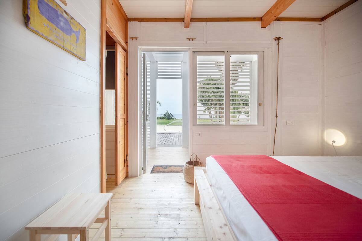 1 bedroom, desk, soundproofing, free WiFi