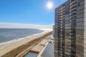 Beach - XPLORIE ACTIVITIES & LINENS INCLUDED*!  OCEAN & BAY VIEWS!!! One unit back from oceanfront, spectacular views of both ocean & bay (Ocean City)
