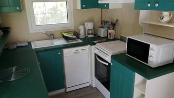 Kühlschrank, Mikrowelle, Ofen, Geschirrspüler