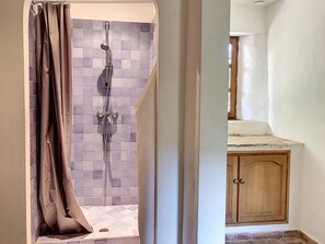 Badekar og hårføner