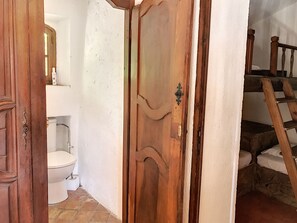 5 quartos, ferros/tábuas de passar roupa, Wi-Fi de cortesia