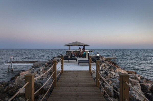 المنطقة المحيطة بالمنشأة