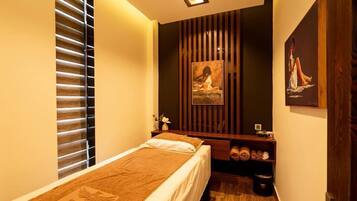 Sauna, hot tub, steam room, facials