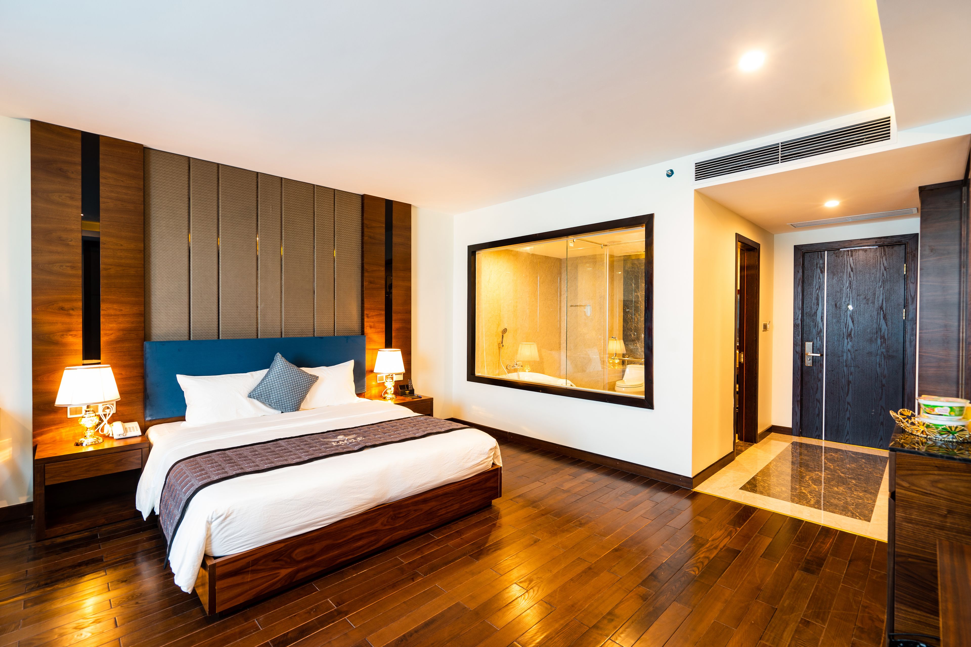 Suite – executive, byutsikt | 1 soverom, minibar, safe på rommet og skrivebord