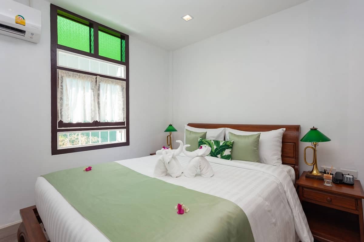 In-room safe, iron/ironing board, free WiFi, bed sheets