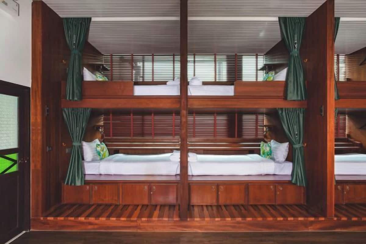 In-room safe, iron/ironing board, free WiFi, bed sheets