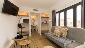 Quarto casal superior | Cofres nos quartos, Wi-Fi de cortesia, roupa de cama