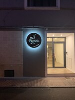 Fachada de la propiedad por la tarde o noche