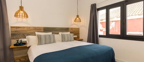 ダブルルーム | セーフティボックス (室内)、WiFi (無料)、ベッドシーツ