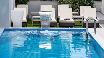 Outdoor pool, sun loungers