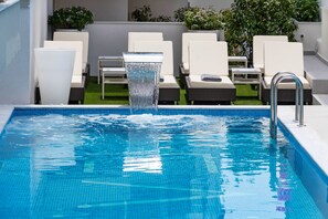 Outdoor pool, pool loungers