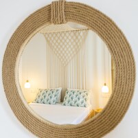 Escritorio, wifi gratis y ropa de cama 