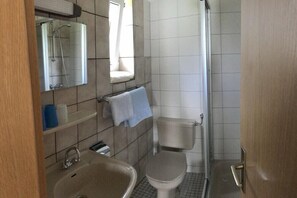 Shower, towels