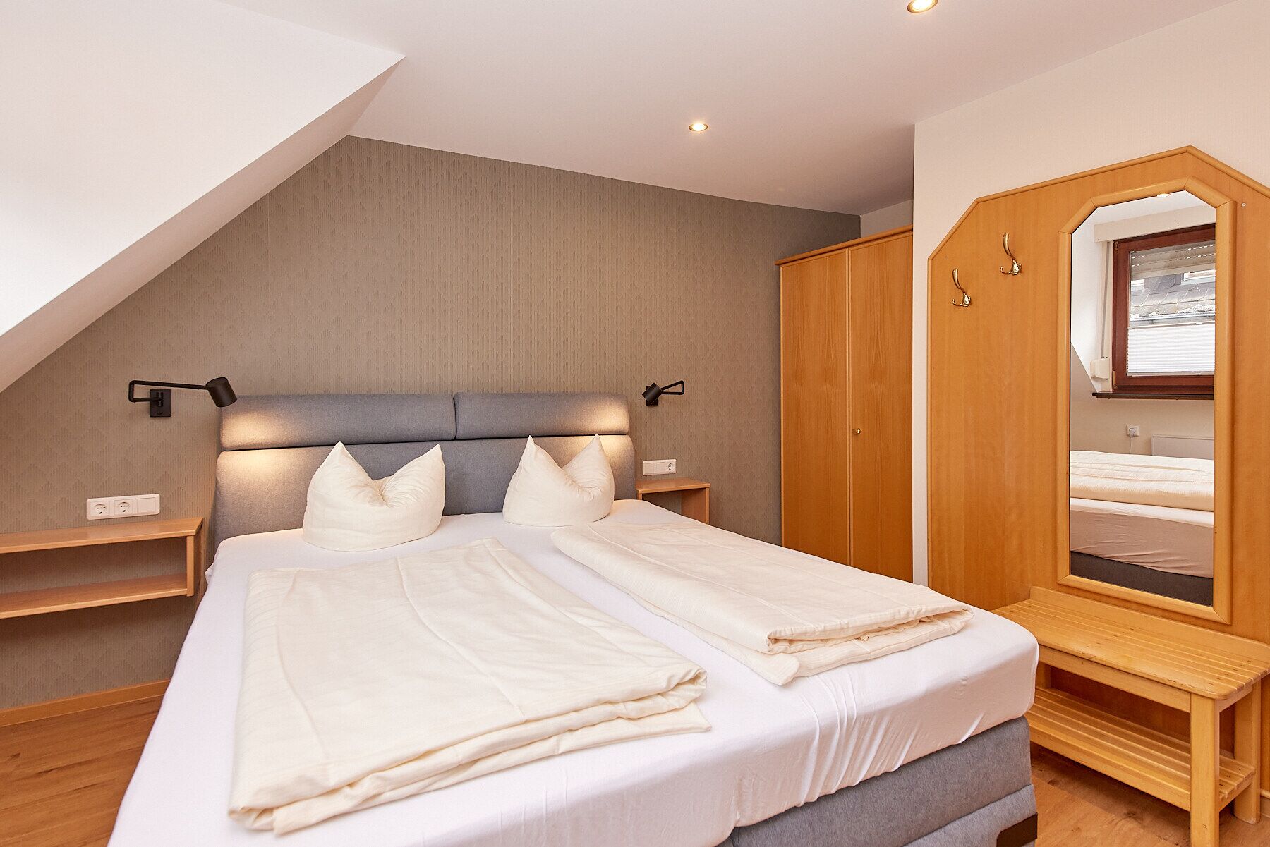 double room | in-room safe, free wifi, bed sheets
