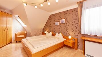 Double Room | In-room safe, free WiFi, bed sheets