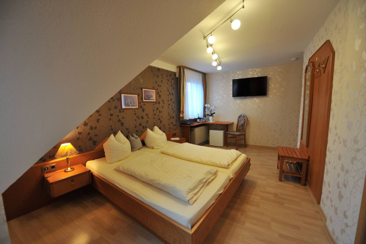 double room | in-room safe, free wifi, bed sheets