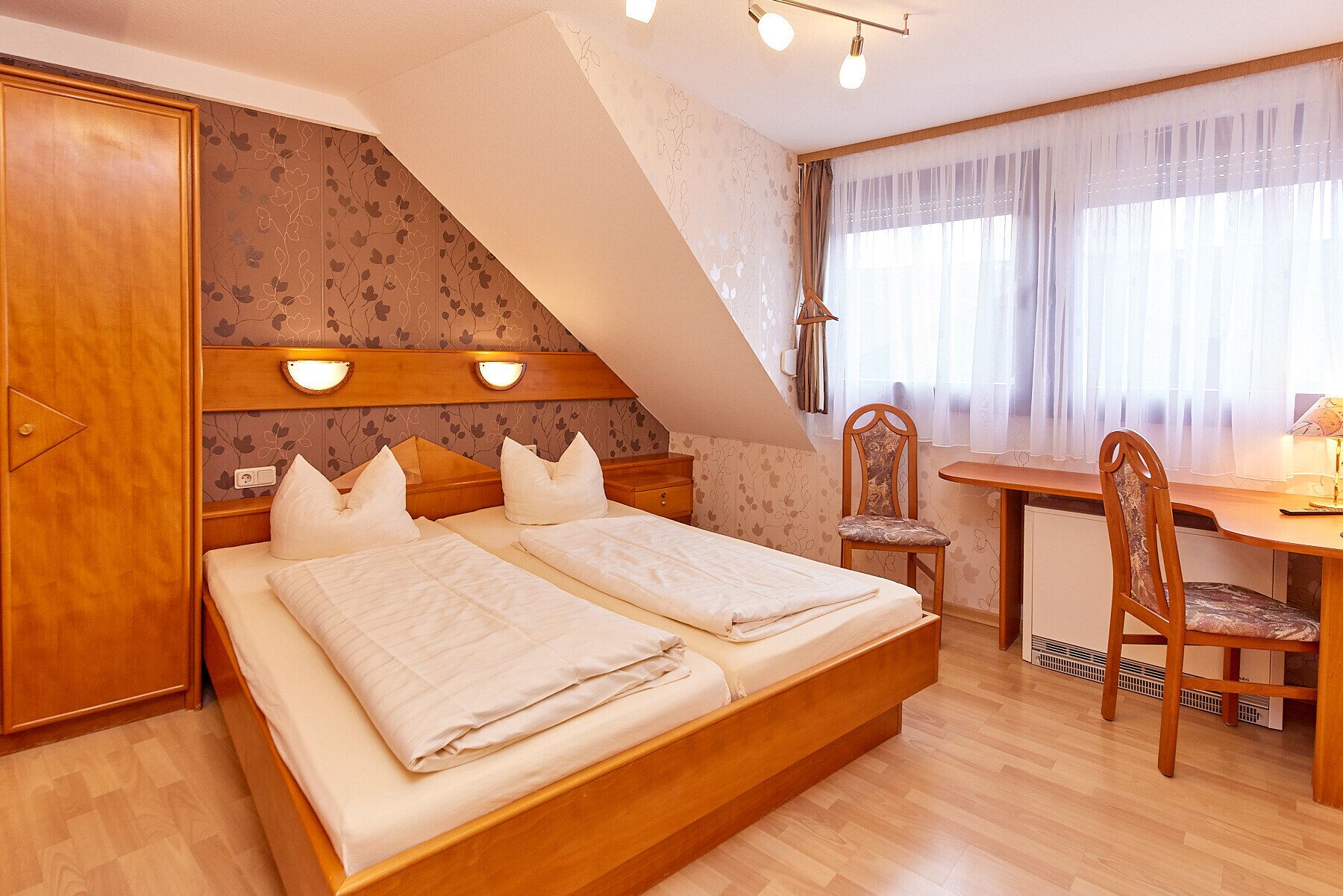 double room | in-room safe, free wifi, bed sheets