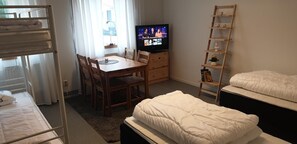 Premium bedding, Select Comfort beds, individually decorated - Torsby Vandrarhem - Hostel (Torsby)
