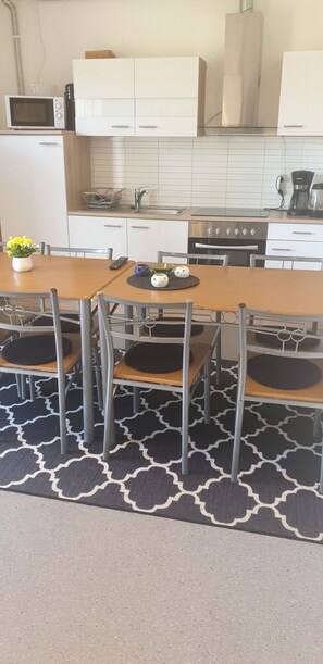 Standard Double Room, Courtyard View, Ground Floor | Shared kitchen